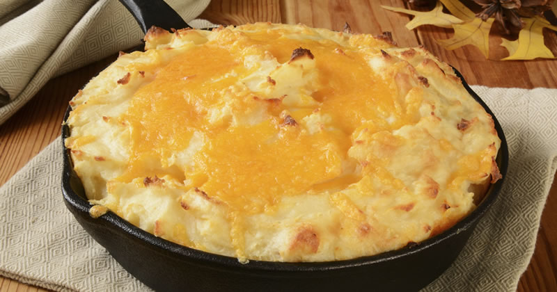 Shepherd's pie with cheesy potato topping